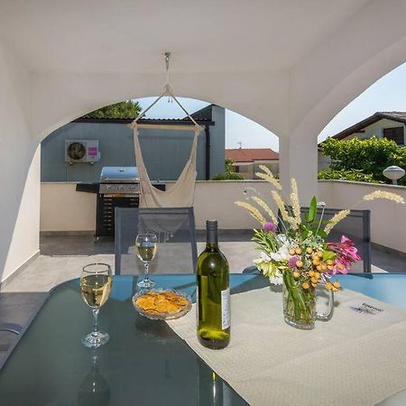 Family Patio Vir Apartment Exterior photo